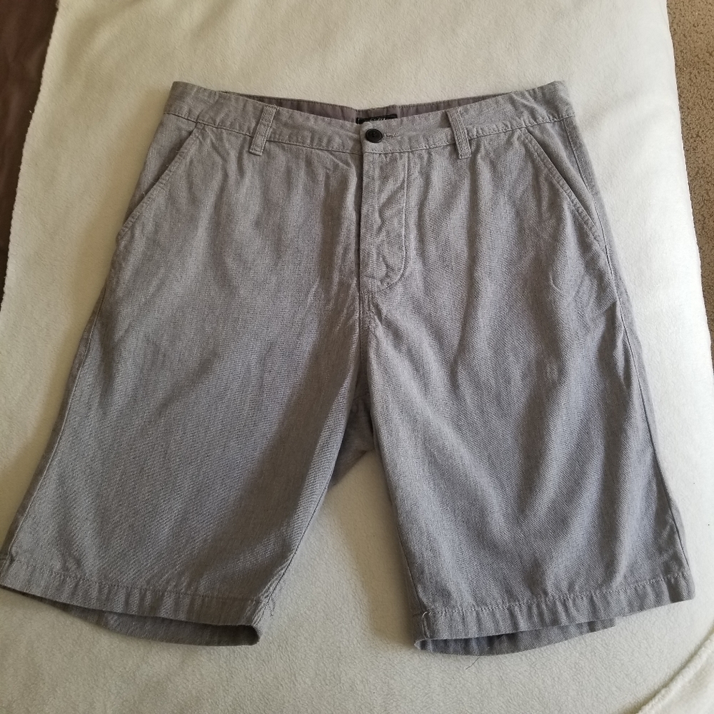 H&M Men's DIVD Lt Grey Shorts 32 Waist